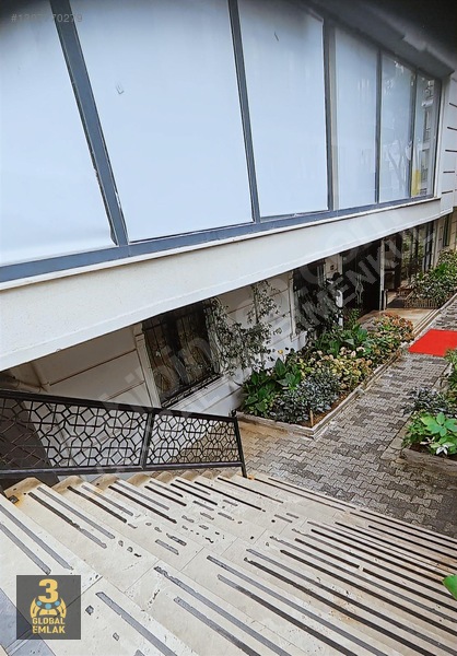 Çekmeköy Taşdelen'de Kiracılı Satılık 180m² Dükkan — fotoğraf 4