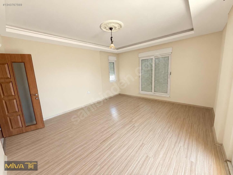 Tramvaya 200 Metre Mesafede Katta 2+1 Asansörlü Ayrı Mutfak — fotoğraf 3