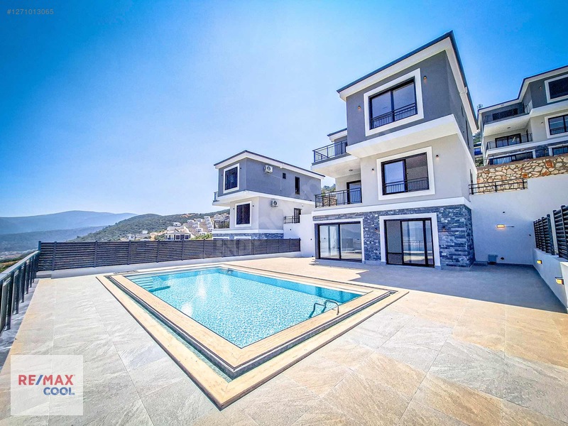Akbük'te Full Deniz Manzaralı Satılık Villa !! — fotoğraf 2