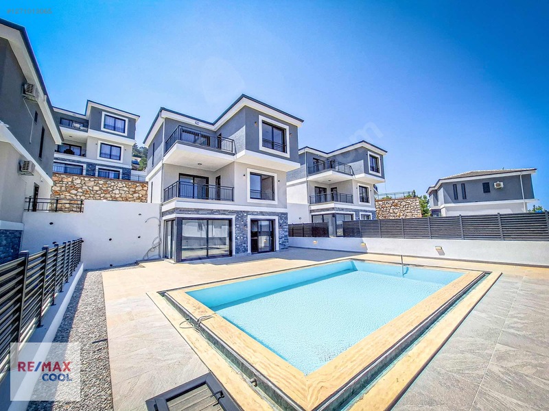 Akbük'te Full Deniz Manzaralı Satılık Villa !! — fotoğraf 3