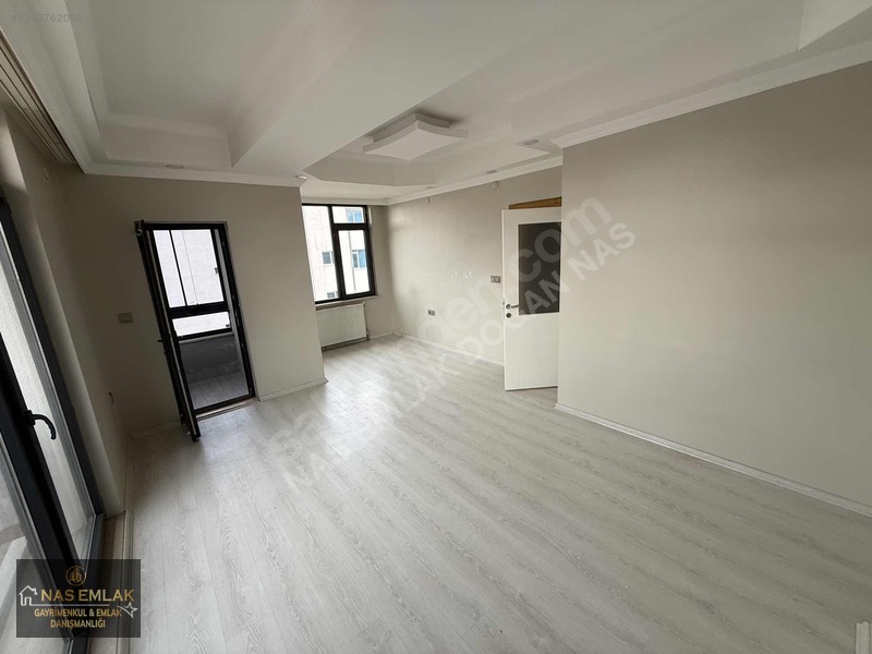Nas Emlak'tan Kiralık 2+1 Van Barosu Yanı — fotoğraf 2