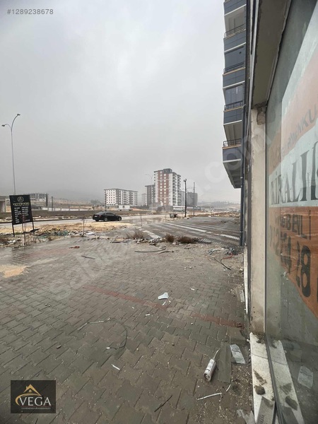 Vega Gayrimenkulden Ana Cadde Üstü Kiralık İşyeri — fotoğraf 2