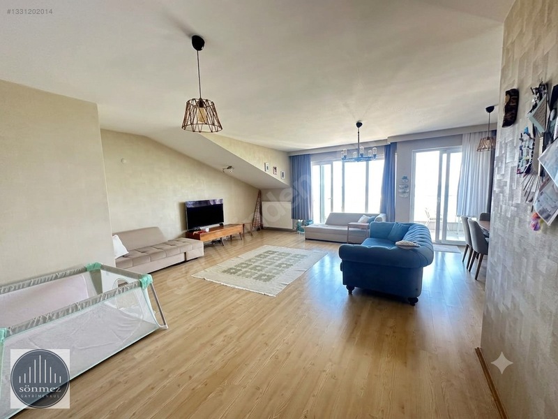Sönmez'den Güzelyalı Da Denize Yürüme Mesafesinde 4+1 Satılık — fotoğraf 10