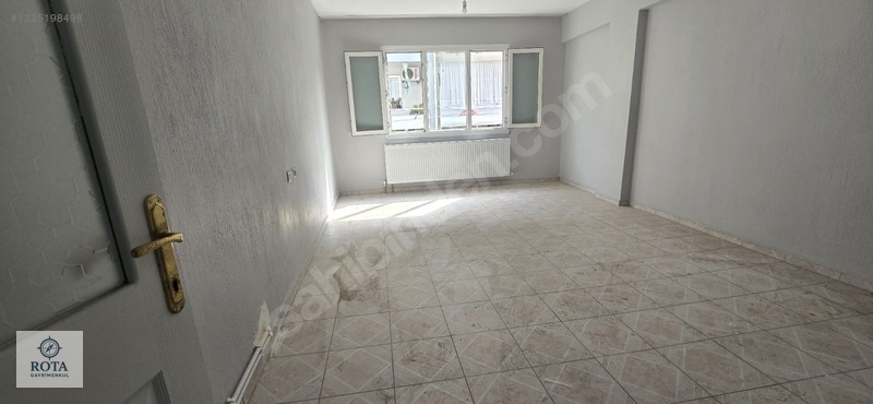 Buca Göksu'da Kiralık Geniş Daire — fotoğraf 12
