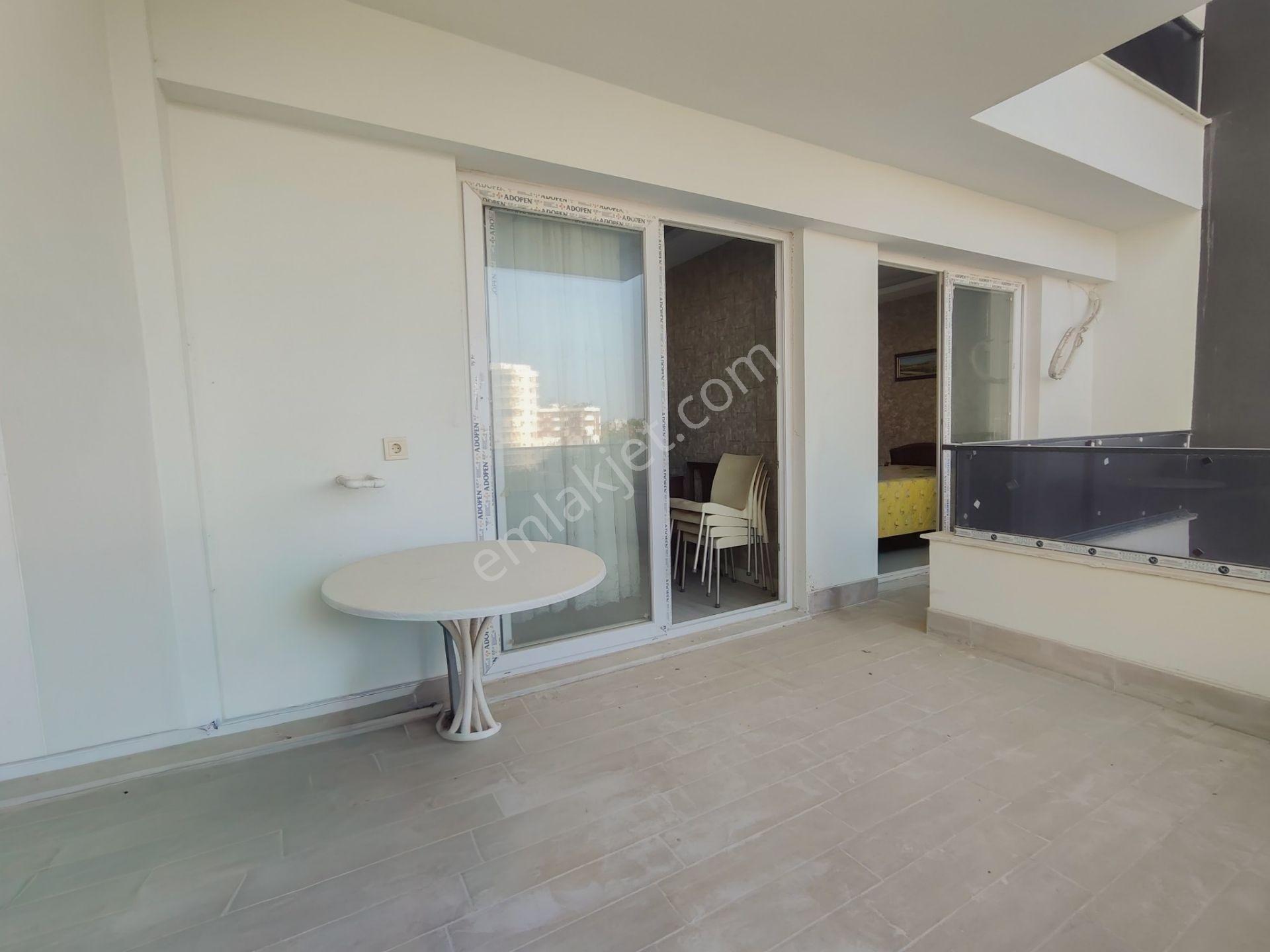 Erdemli Tömük'te Havuzlu Sitede Satılık Eşyalı 1+1 Daire — fotoğraf 3