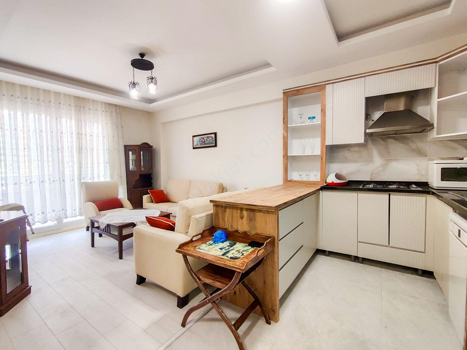 Erdemli Tömük'te Havuzlu Sitede Satılık Eşyalı 1+1 Daire — fotoğraf 4