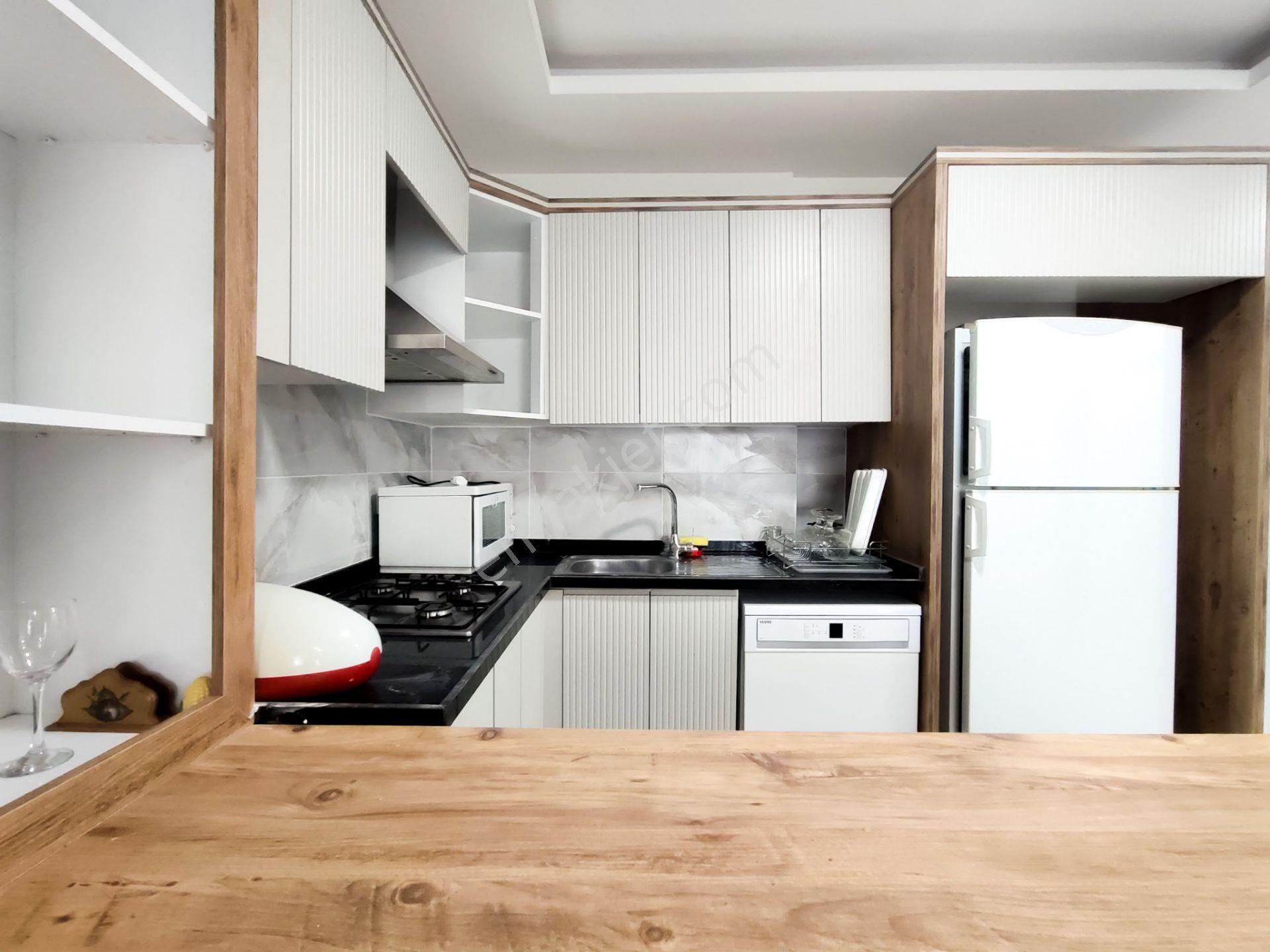 Erdemli Tömük'te Havuzlu Sitede Satılık Eşyalı 1+1 Daire — fotoğraf 6