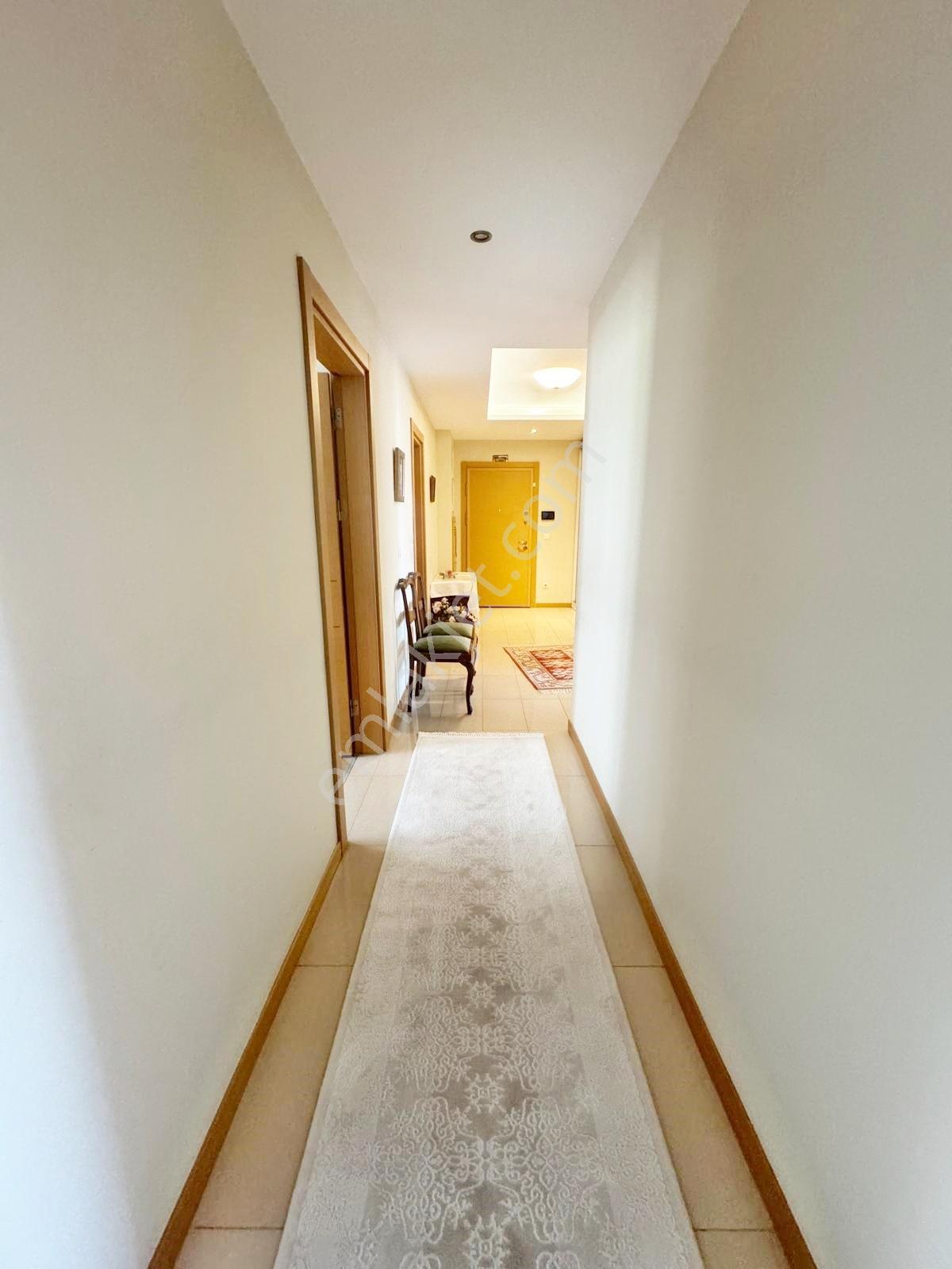 Hometown Gayrimenkulden Nish Adalarda Manzaralı Satılık 3+1 B — fotoğraf 10