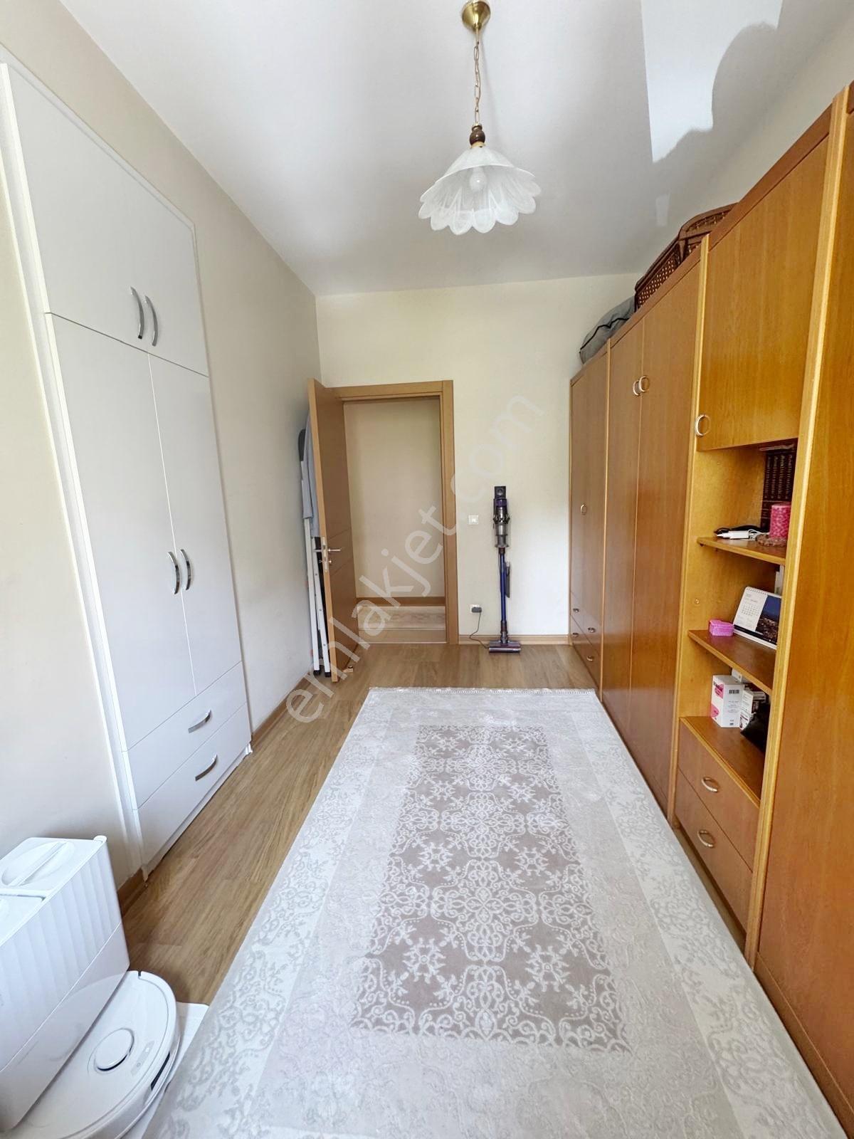 Hometown Gayrimenkulden Nish Adalarda Manzaralı Satılık 3+1 B — fotoğraf 12