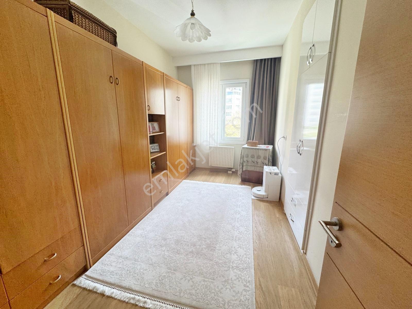 Hometown Gayrimenkulden Nish Adalarda Manzaralı Satılık 3+1 B — fotoğraf 17