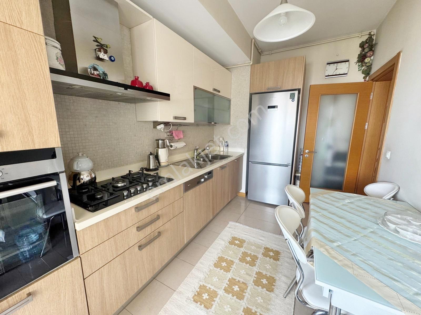 Hometown Gayrimenkulden Nish Adalarda Manzaralı Satılık 3+1 B — fotoğraf 31