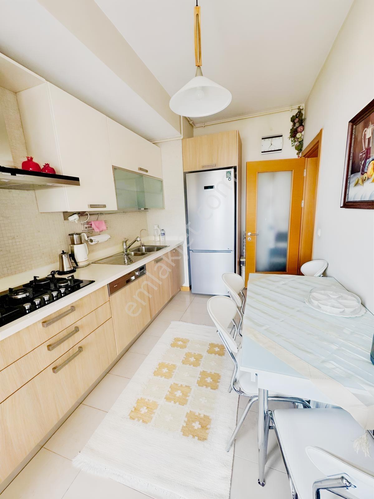 Hometown Gayrimenkulden Nish Adalarda Manzaralı Satılık 3+1 B — fotoğraf 33