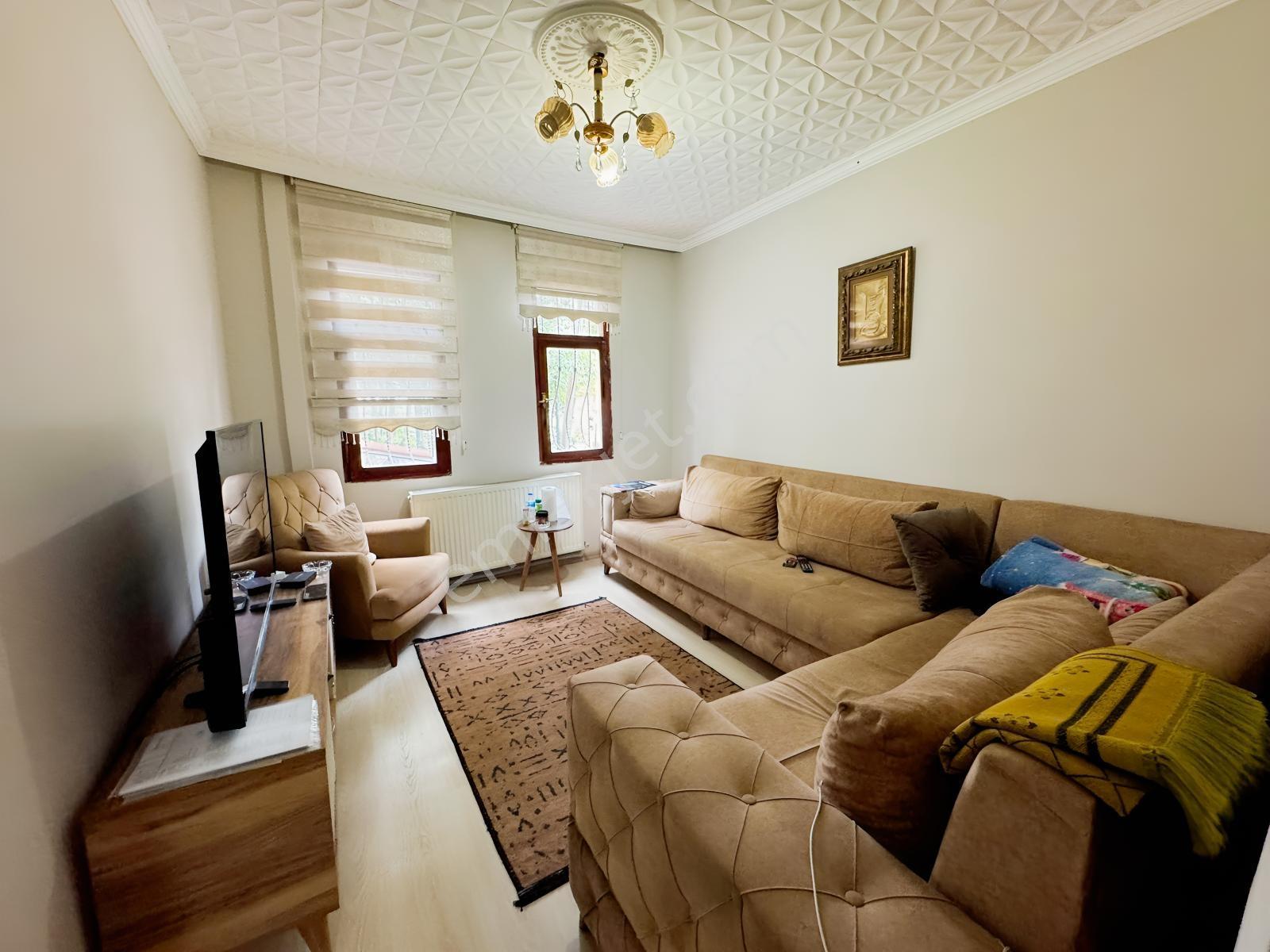 Beyoğlu Piyalepaşa Meydan'da 70m2 Arsa Üzerinde Bahçeli Ev — fotoğraf 7