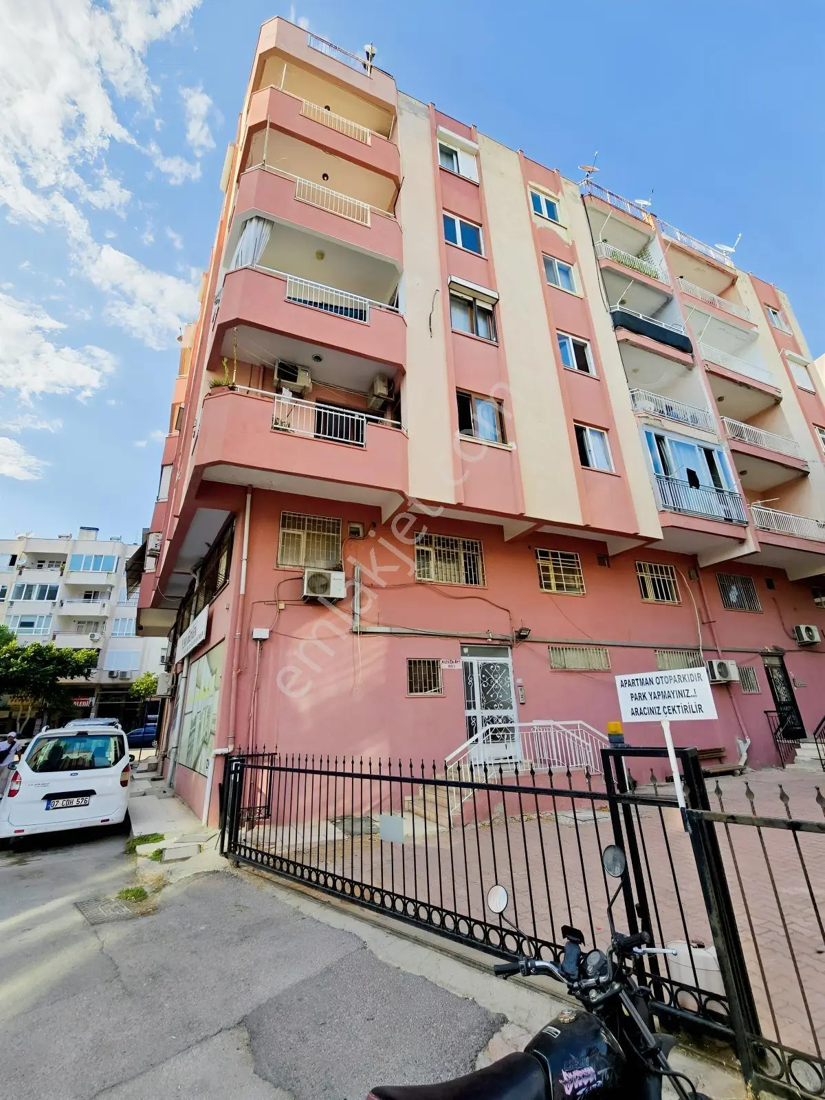 Muratpaşa Kışla Mah. Katta Otoparklı Satılık 3+1 Daire — fotoğraf 2