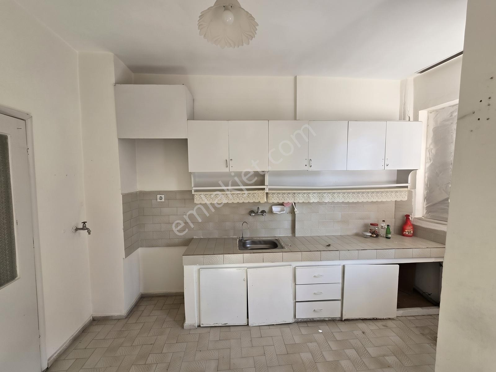 Muratpaşa Kışla Mah. Katta Otoparklı Satılık 3+1 Daire — fotoğraf 10