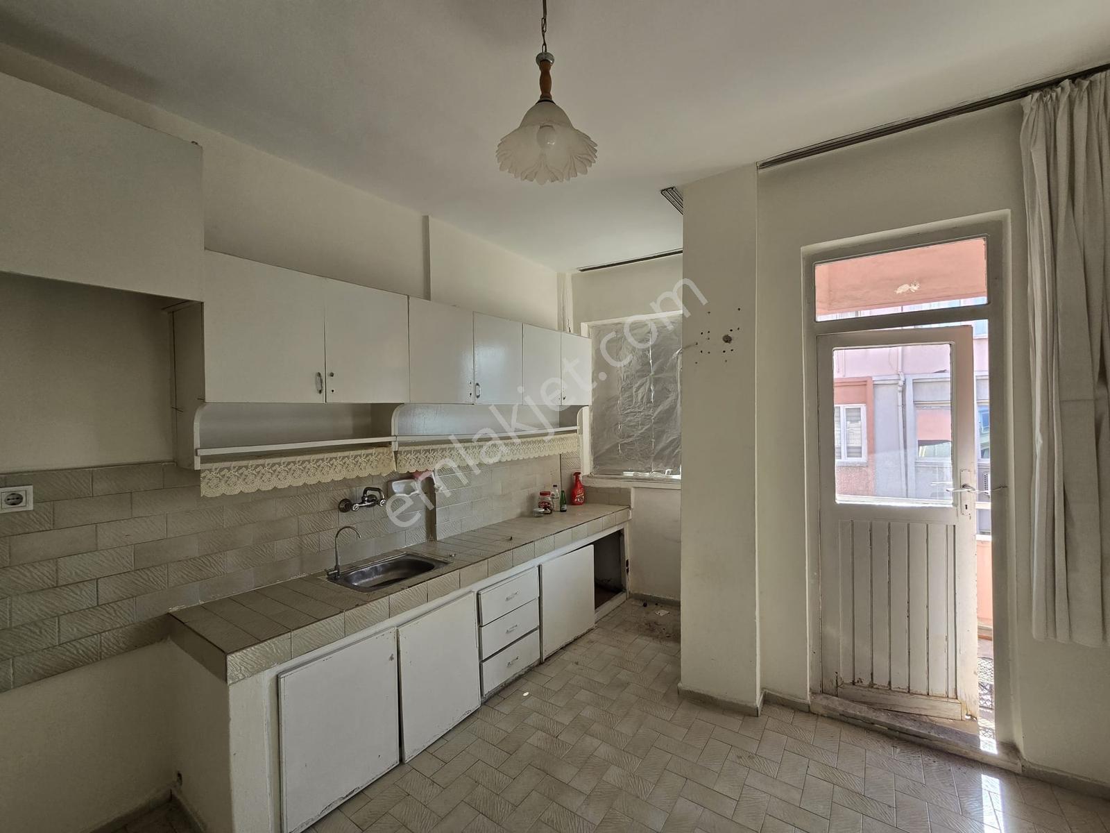 Muratpaşa Kışla Mah. Katta Otoparklı Satılık 3+1 Daire — fotoğraf 11