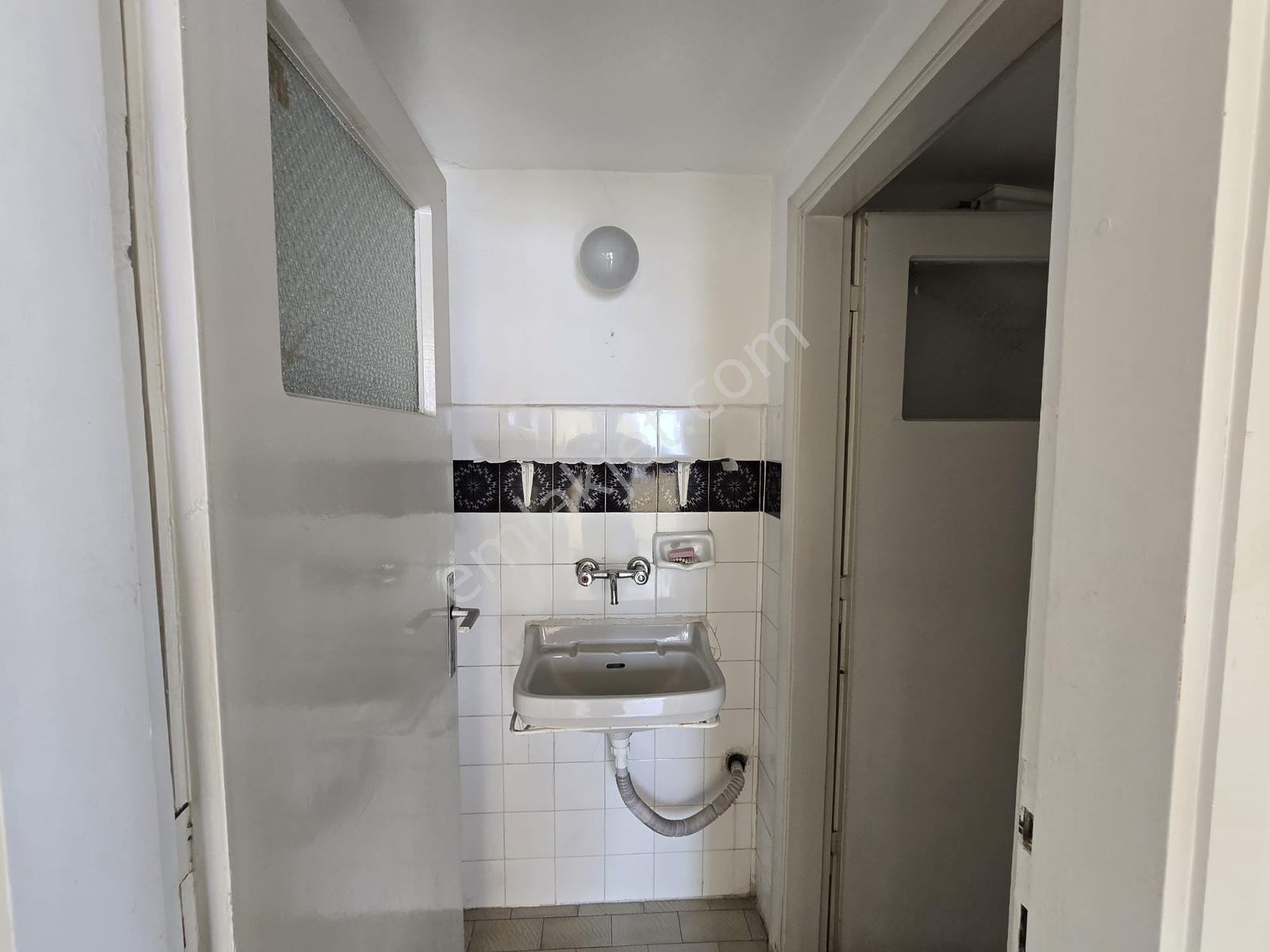 Muratpaşa Kışla Mah. Katta Otoparklı Satılık 3+1 Daire — fotoğraf 18