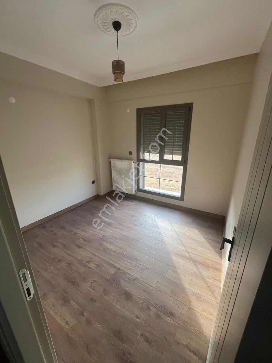 Aliağa Örnekkent’te 2025 Yapımı 2+1 | Balkonlu | Kiracılı | Krediye Uygun — fotoğraf 5