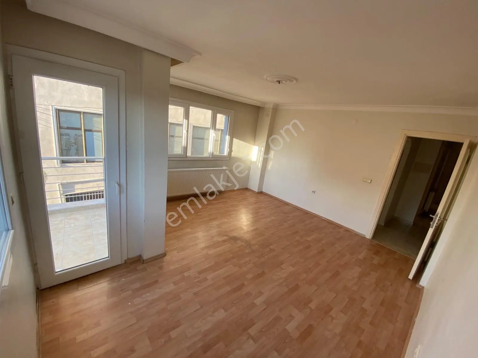 Vatan Mahallesi Satılık 2+1 Aydınlık Köşe Daire — fotoğraf 2