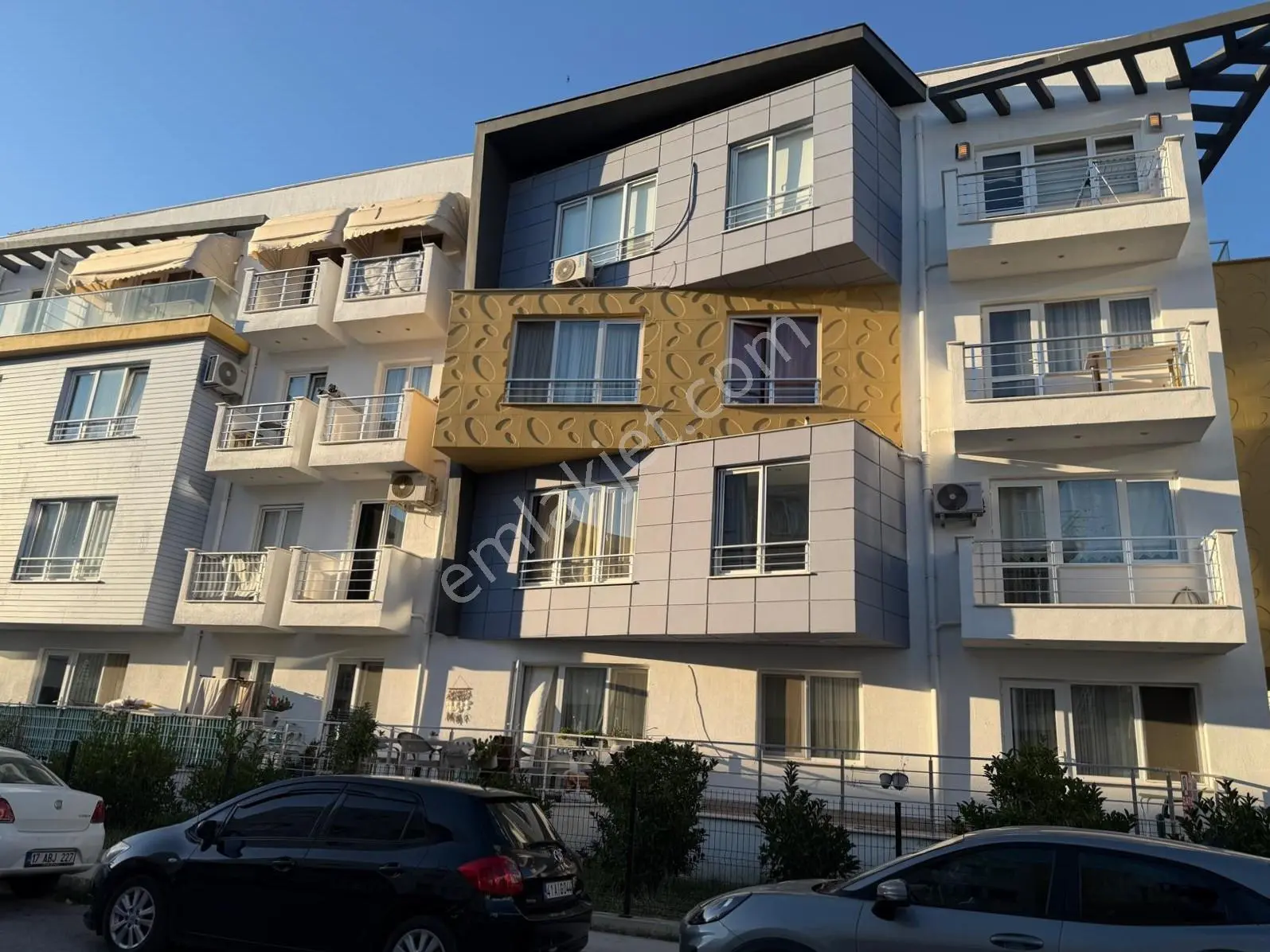 Yiğit Gayrimenkul'den Barbaros Loftnar Sitesinde Satılık 1+1