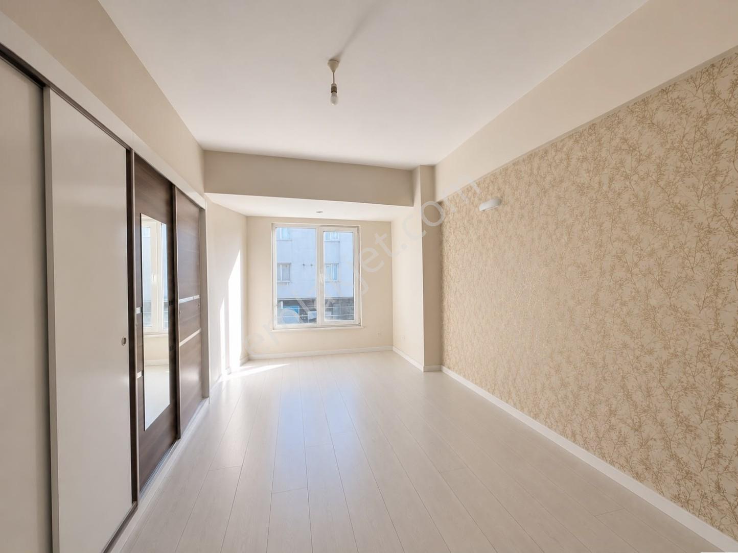 Yiğit Gayrimenkul'den Barbaros Loftnar Sitesinde Satılık 1+1 — fotoğraf 16