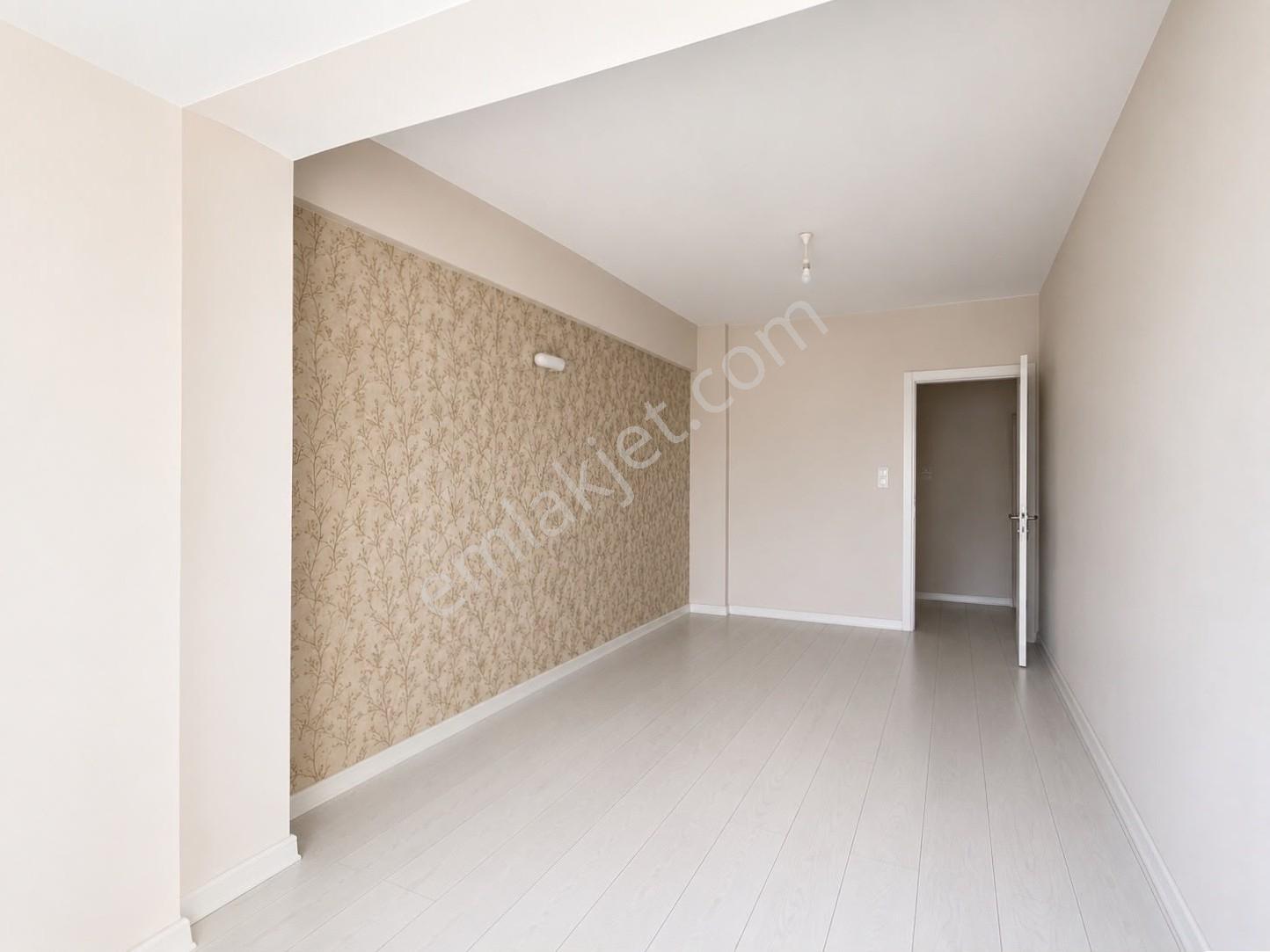 Yiğit Gayrimenkul'den Barbaros Loftnar Sitesinde Satılık 1+1 — fotoğraf 17