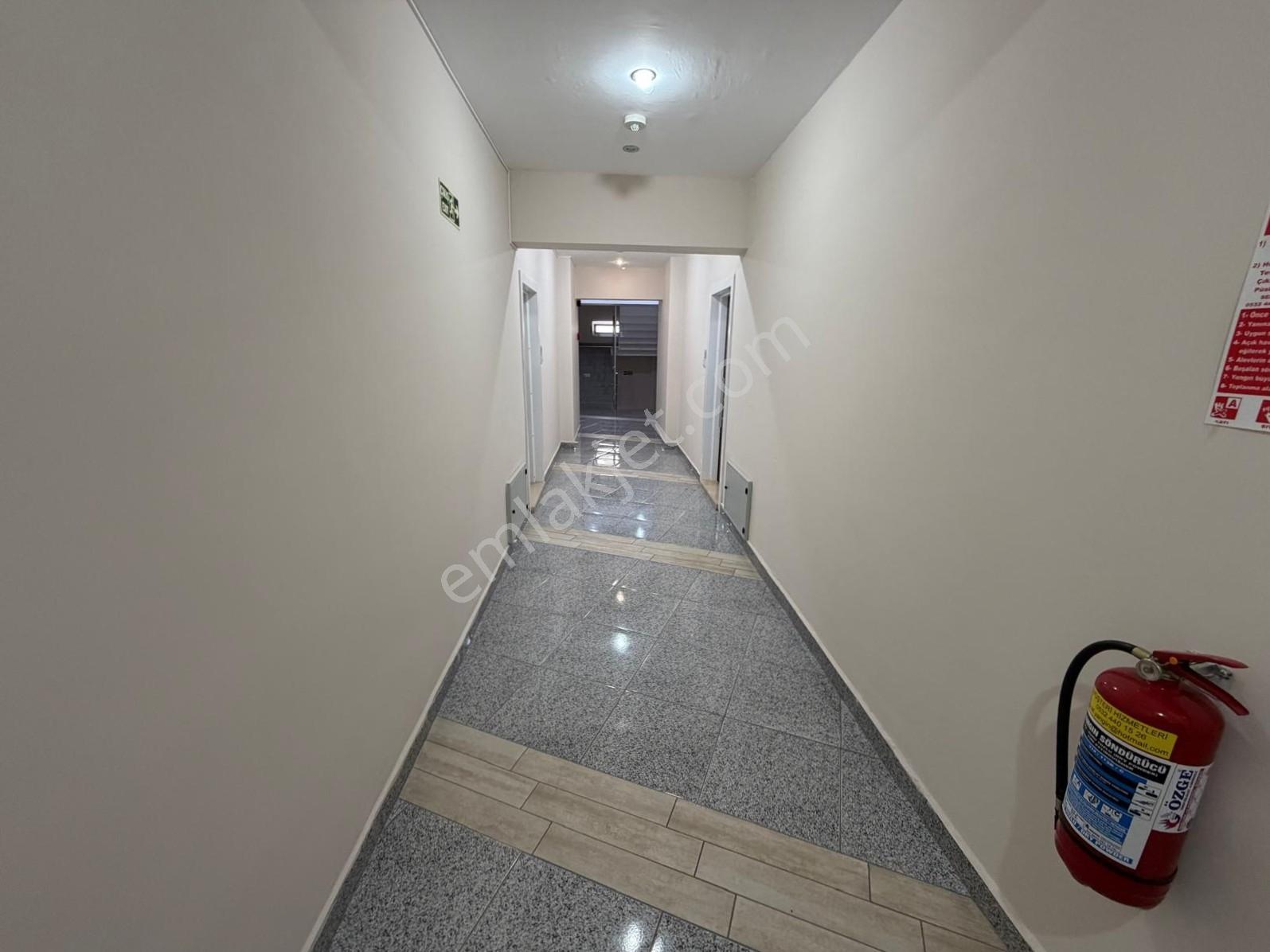 Yiğit Gayrimenkul'den Barbaros Loftnar Sitesinde Satılık 1+1 — fotoğraf 29
