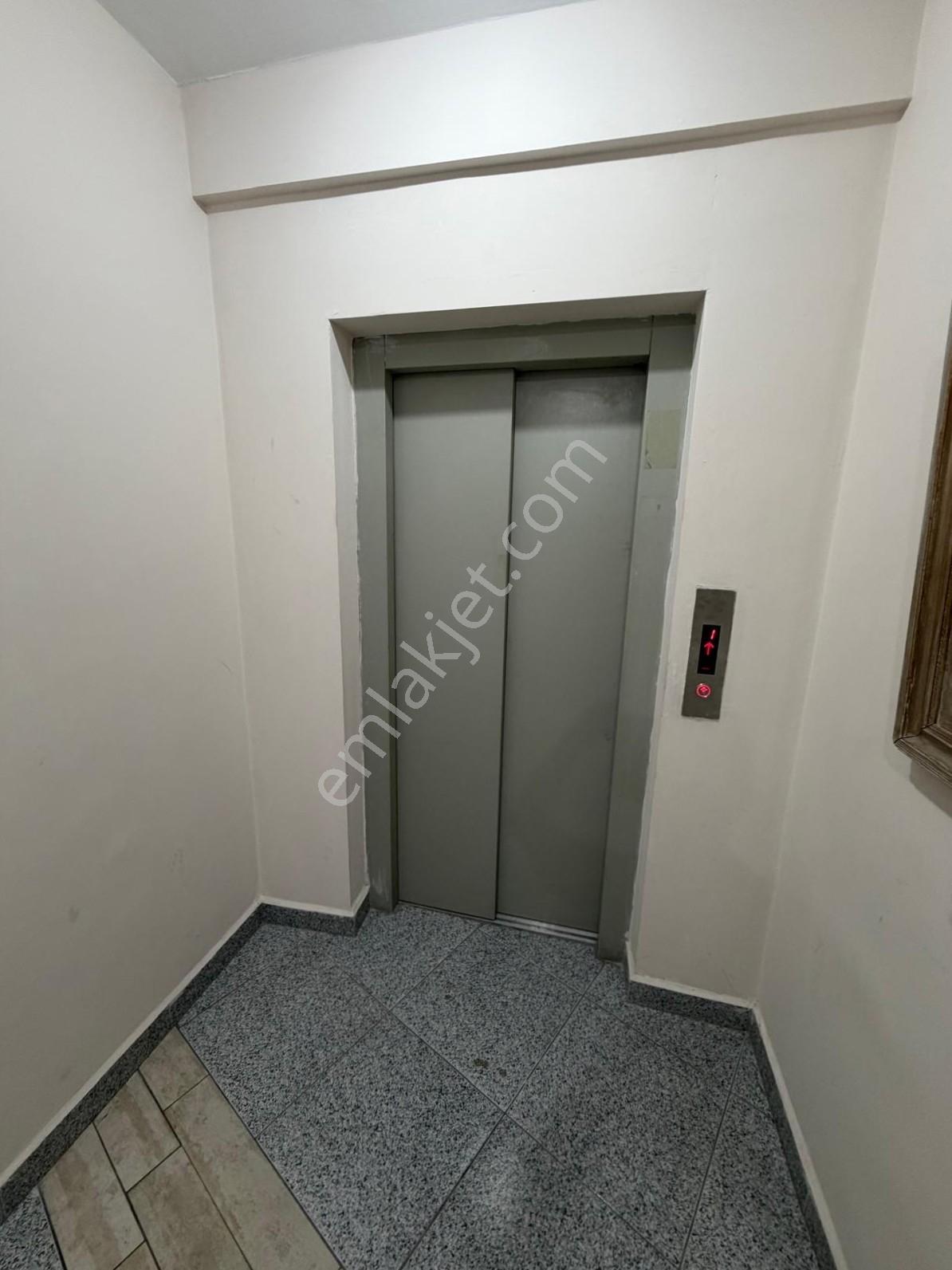 Yiğit Gayrimenkul'den Barbaros Loftnar Sitesinde Satılık 1+1 — fotoğraf 30
