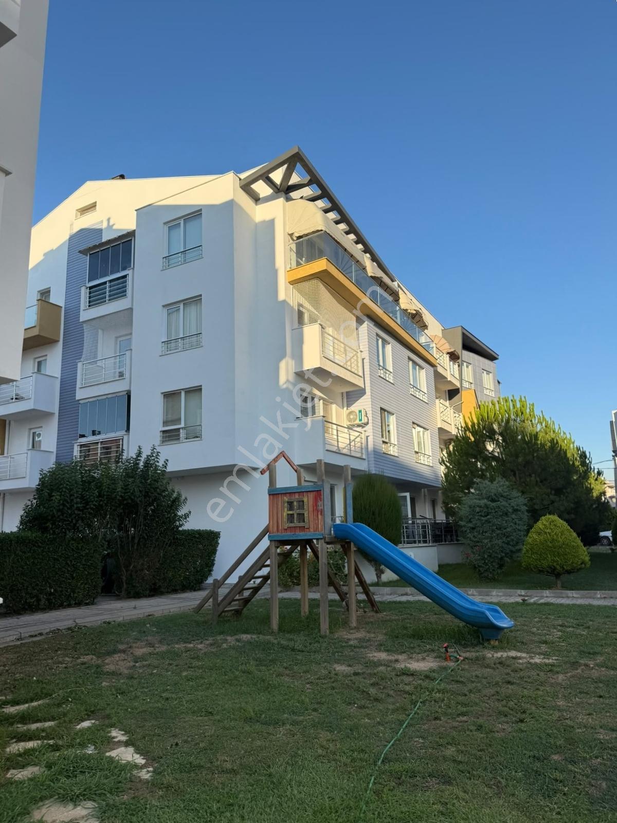 Yiğit Gayrimenkul'den Barbaros Loftnar Sitesinde Satılık 1+1 — fotoğraf 39