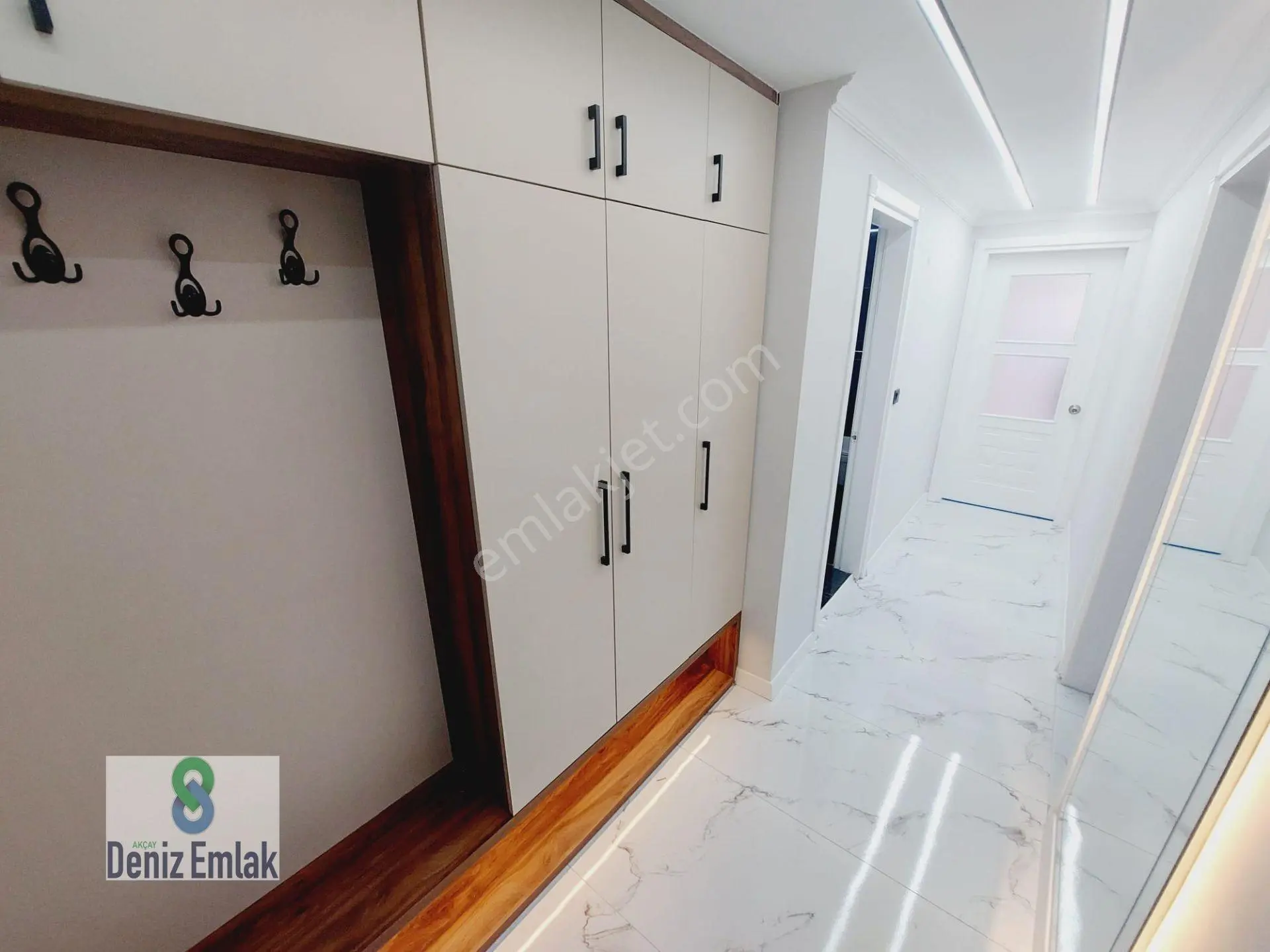 ∞ Denizden ∞ Akçay Altınkum Pazar Sokağında Geniş Balkonlu Satılık Ferah 2+1 Daire — fotoğraf 6