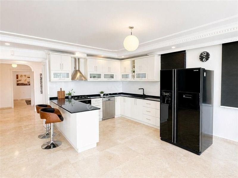 Alanya Tepe’de Muhteşem Şehir Ve Deniz Manzaralı Özel Havuzlu 4+2 Villa — fotoğraf 8