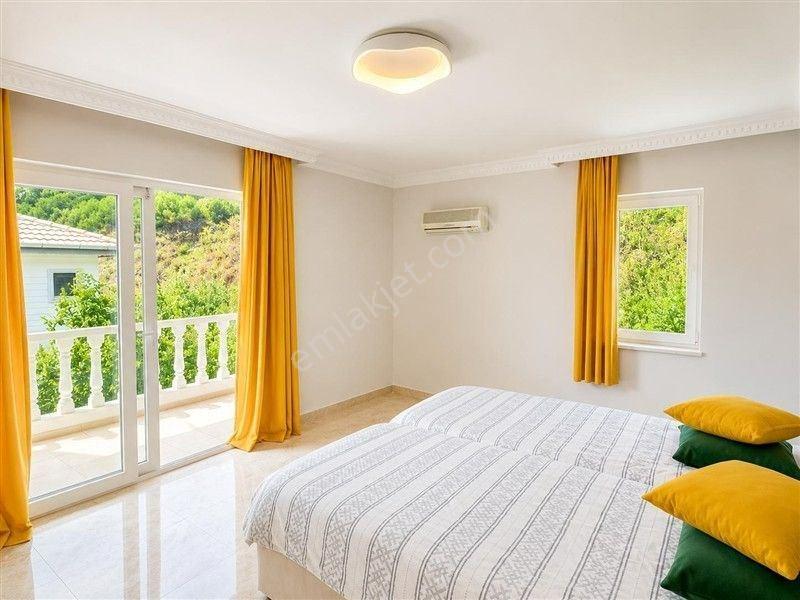 Alanya Tepe’de Muhteşem Şehir Ve Deniz Manzaralı Özel Havuzlu 4+2 Villa — fotoğraf 9