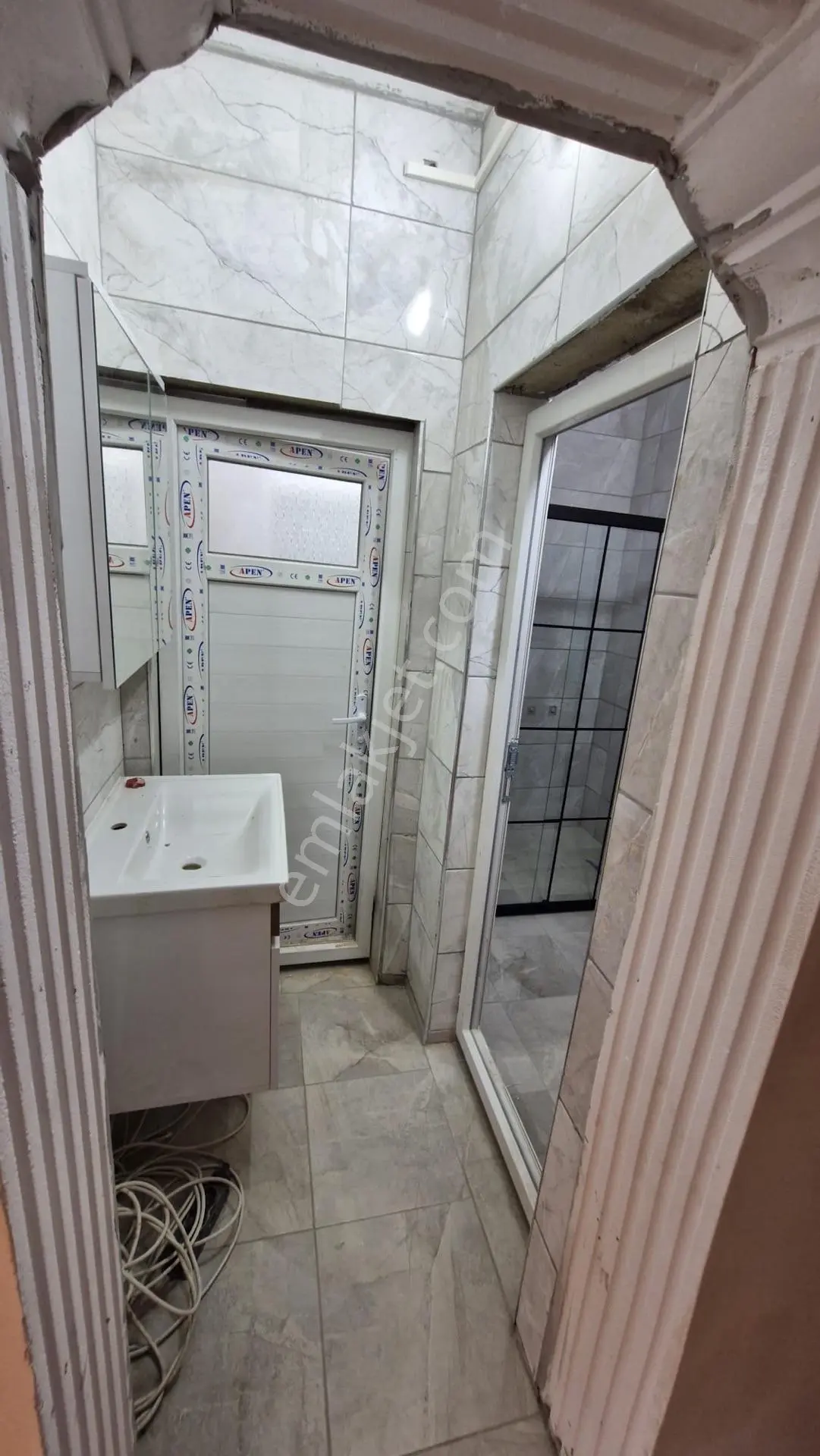 Karabağlar'da Modern Tadilatlı 2+1 Giriş Kat Daire — fotoğraf 6