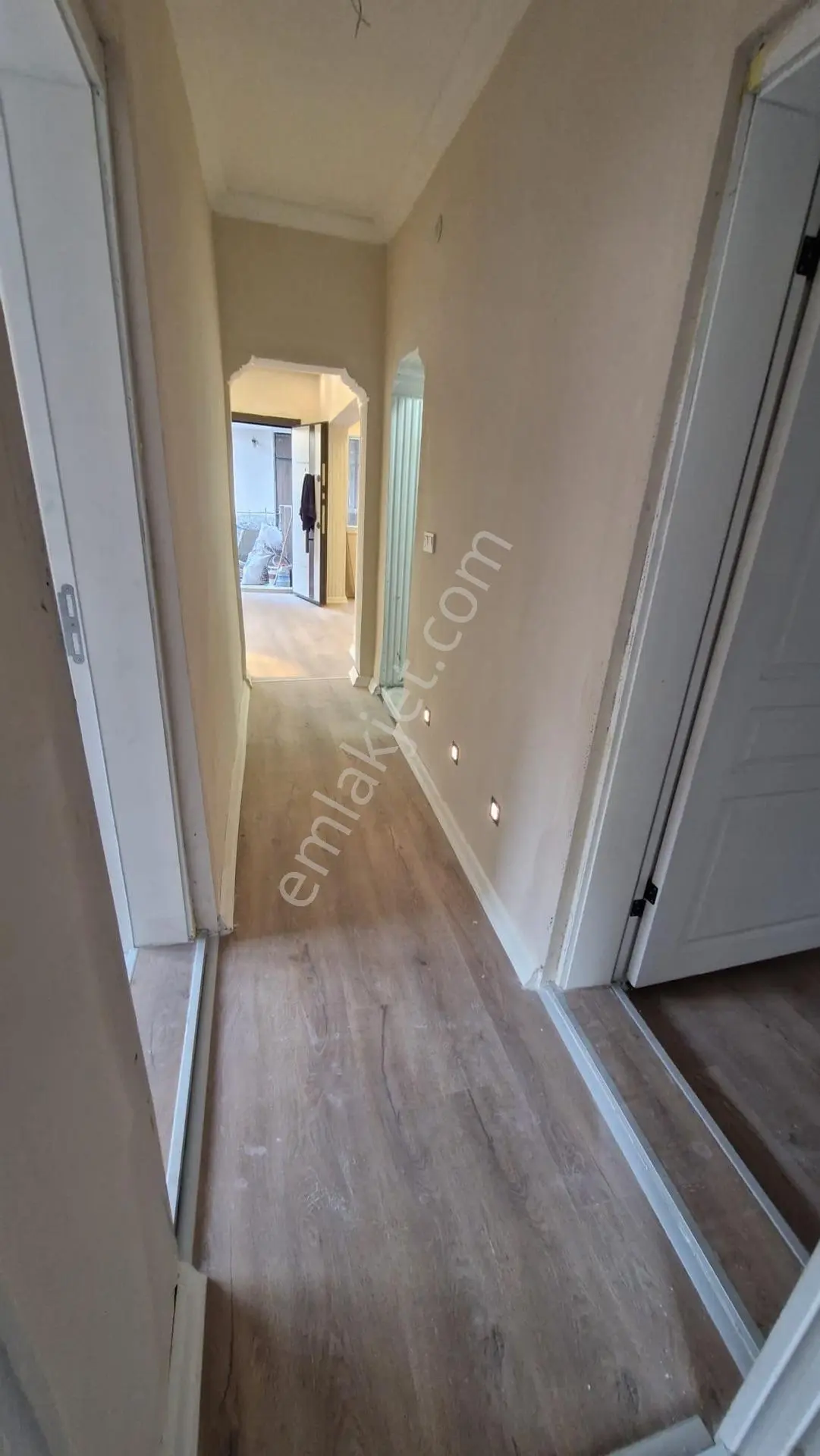 Karabağlar'da Modern Tadilatlı 2+1 Giriş Kat Daire — fotoğraf 17