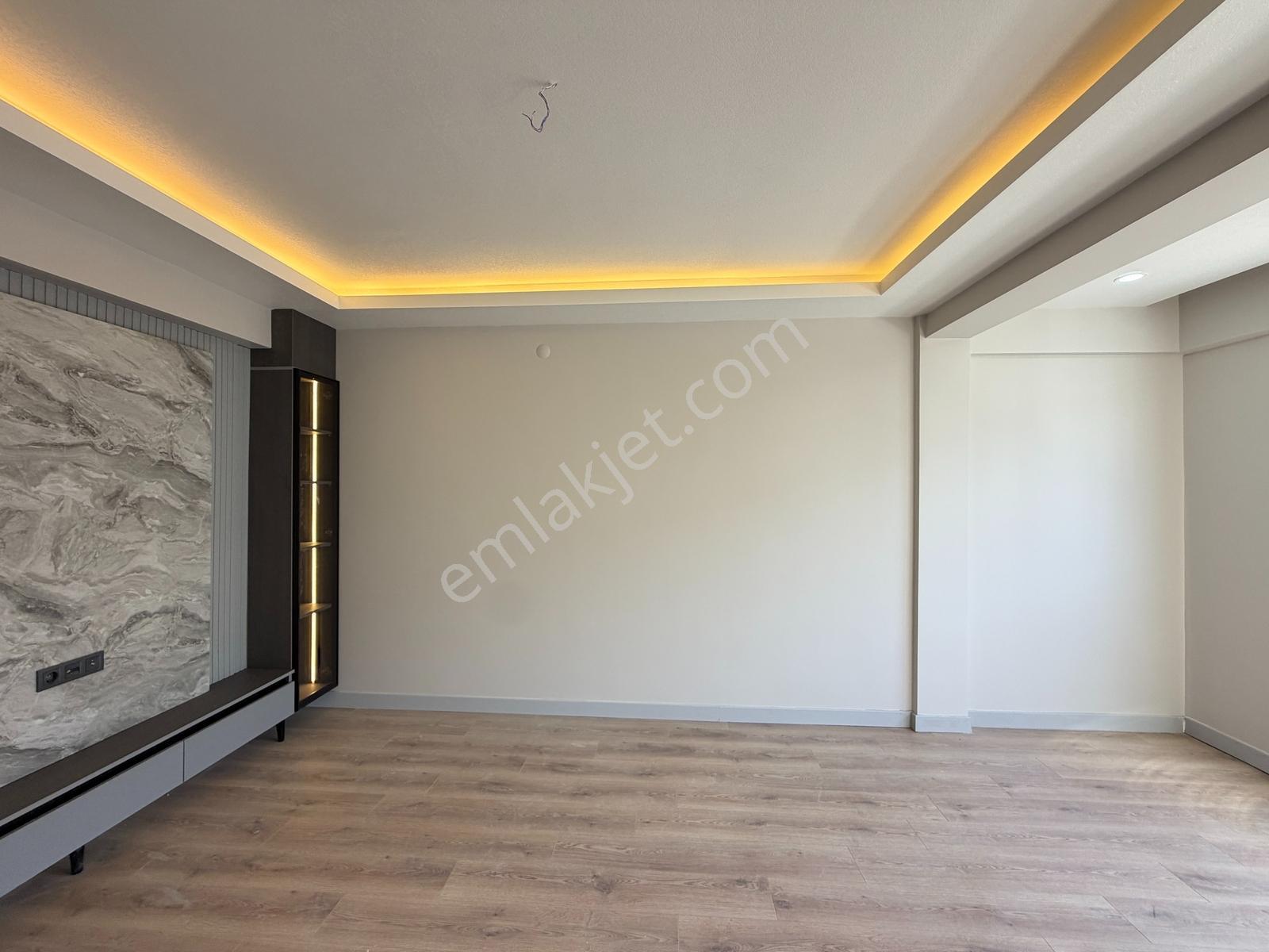 İncek'te İskanlı Ultra Lüks Bağımsız Mutfaklı Satılık Düz 2+1 — fotoğraf 4