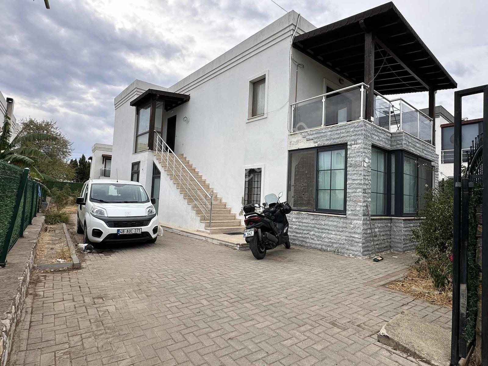 Konacık Çırkanda Müstakil Bahçeli, Özel Otoparklı 4+2 Satılık