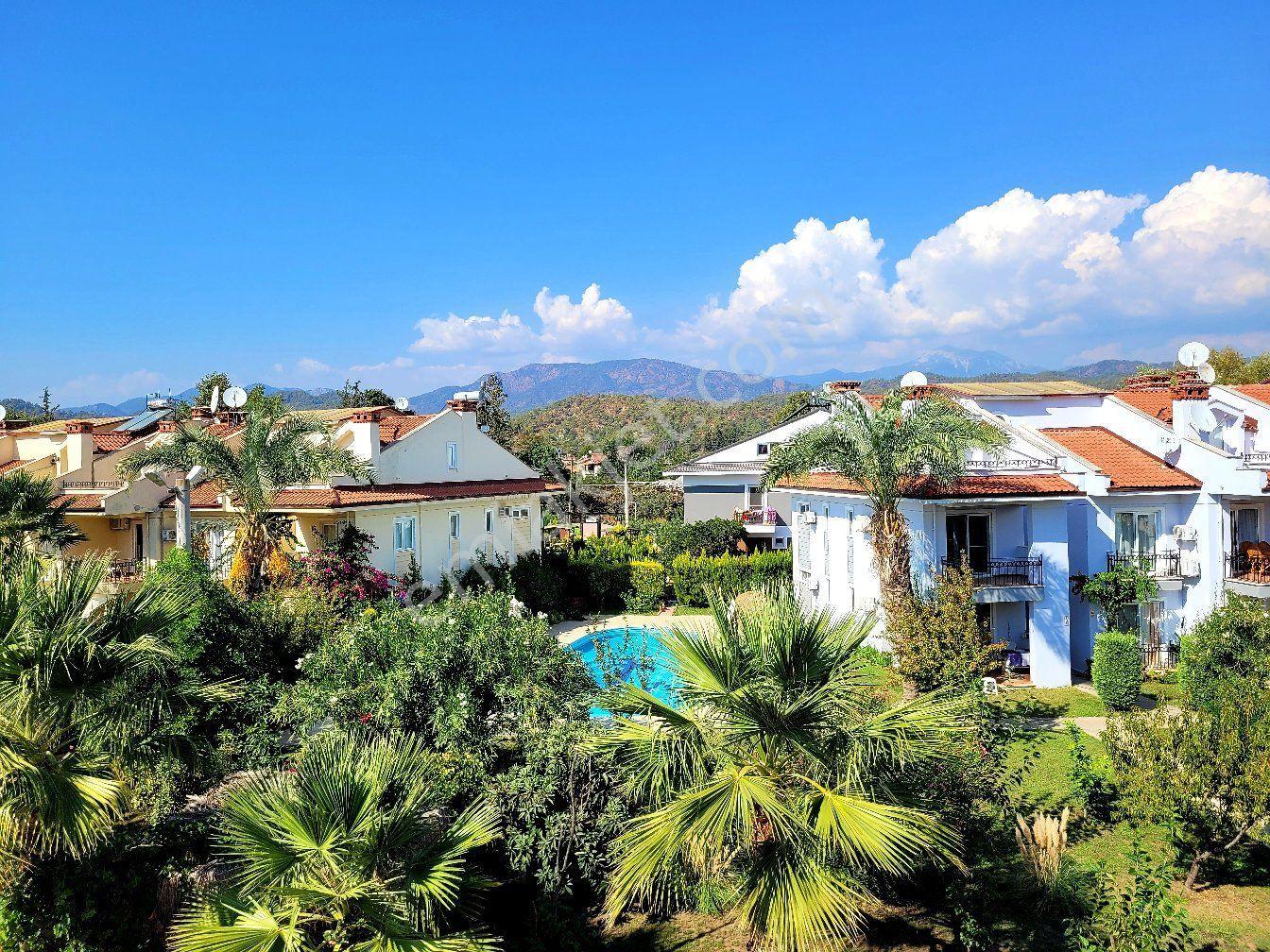 Stop’tan Yanıklar Oasis Sitesinde Havuzlu & Güvenlikli 3+1 Çatı Dubleks — fotoğraf 2