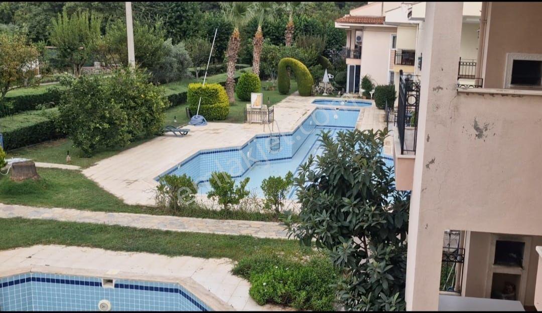 Stop’tan Yanıklar Oasis Sitesinde Havuzlu & Güvenlikli 3+1 Çatı Dubleks — fotoğraf 3