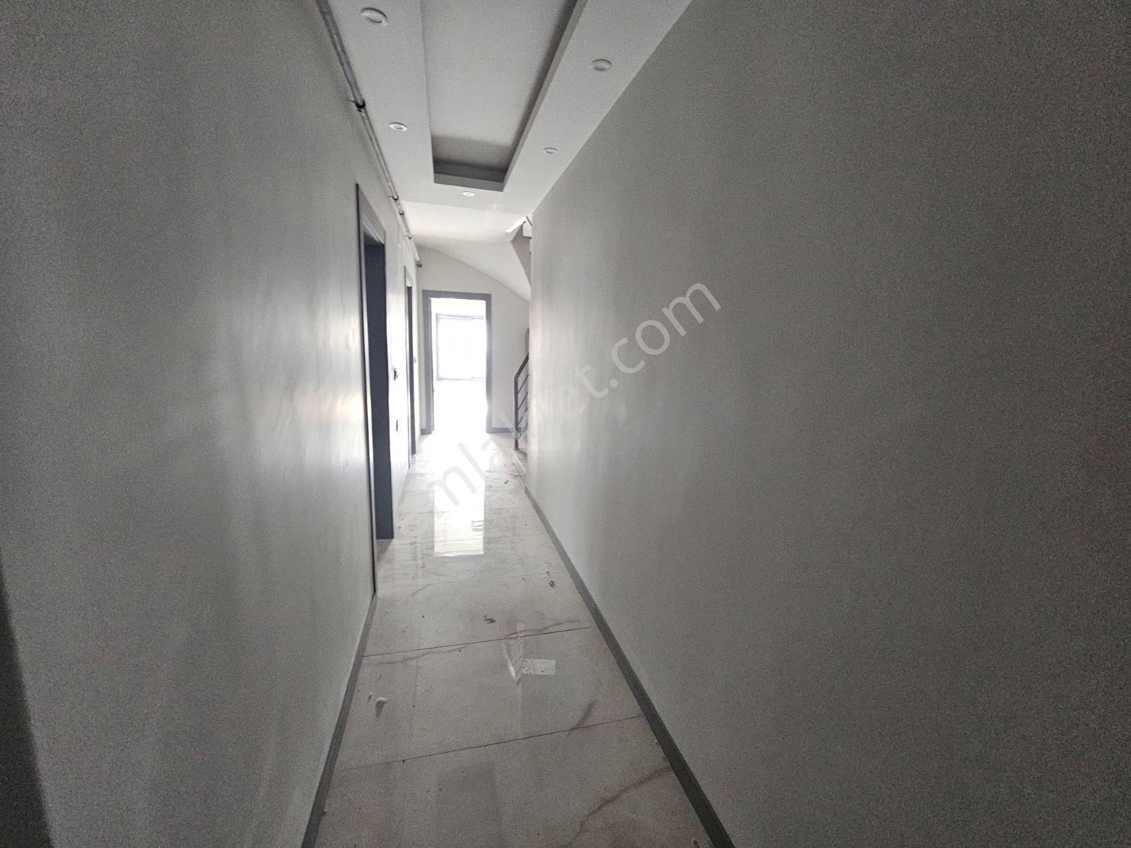 Söke Çeltikçi Mahallesinde Satılık Cadde Üzeri 3+1 Dublex — fotoğraf 3