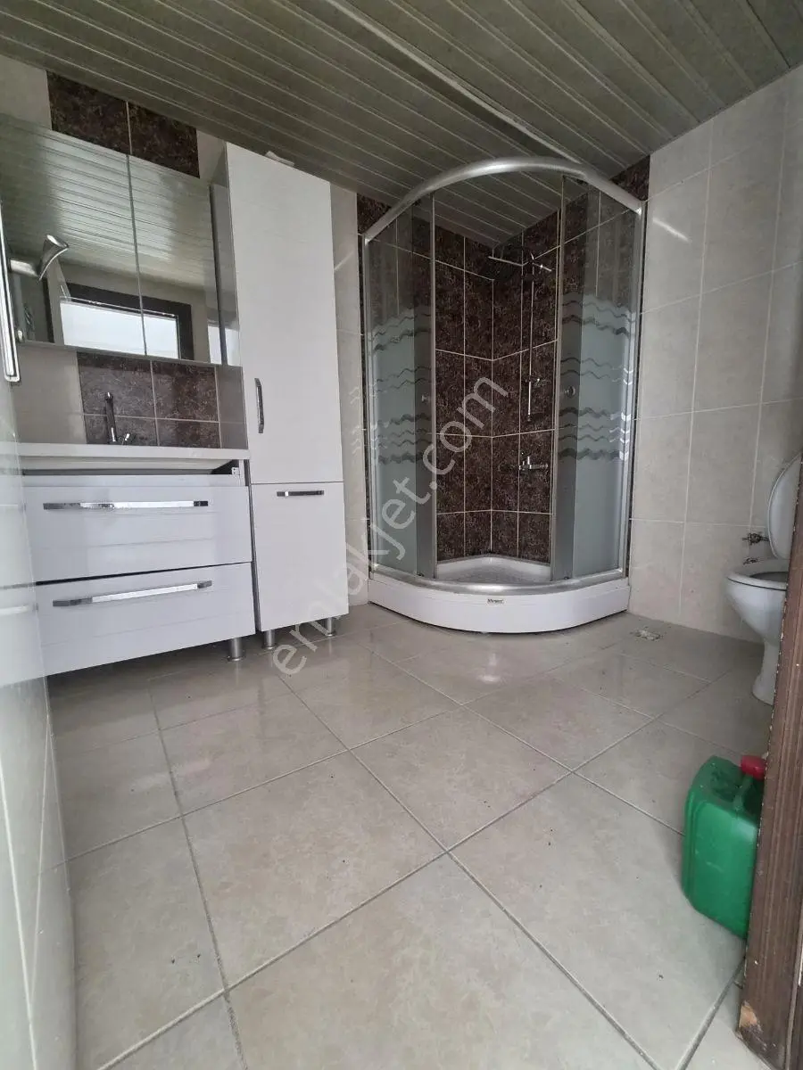 Alemdağ Da 1.kotta Altı Daire.kat Konumunda 3+1 Masrafsız Daire — fotoğraf 9