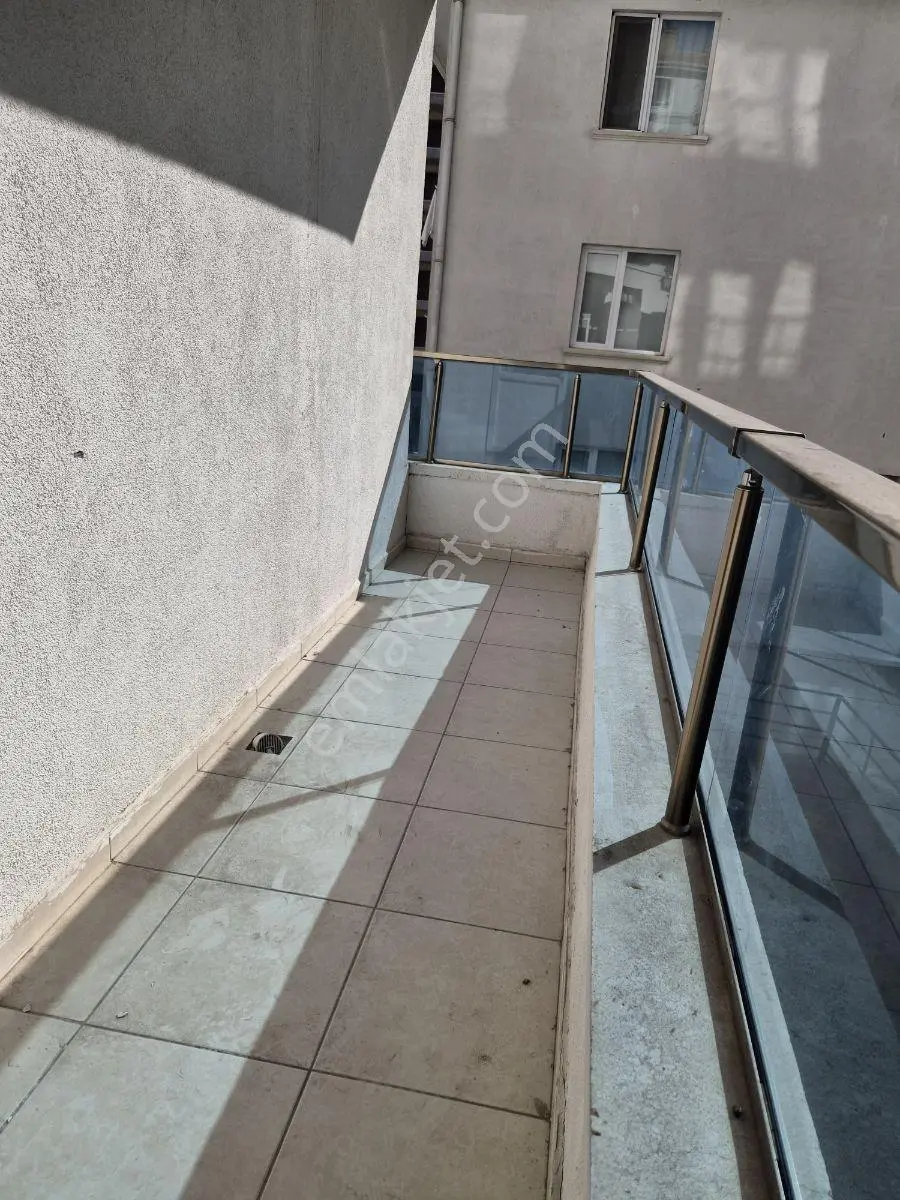 Alemdağ Da 1.kotta Altı Daire.kat Konumunda 3+1 Masrafsız Daire — fotoğraf 10