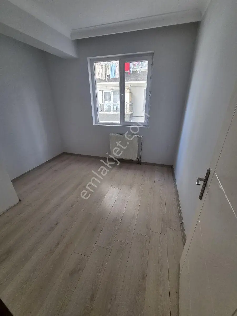 Alemdağ Da 1.kotta Altı Daire.kat Konumunda 3+1 Masrafsız Daire — fotoğraf 11