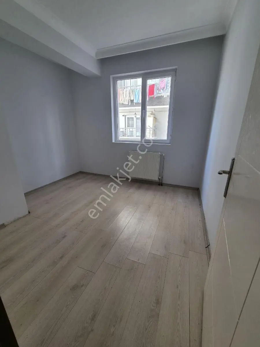 Alemdağ Da 1.kotta Altı Daire.kat Konumunda 3+1 Masrafsız Daire — fotoğraf 12