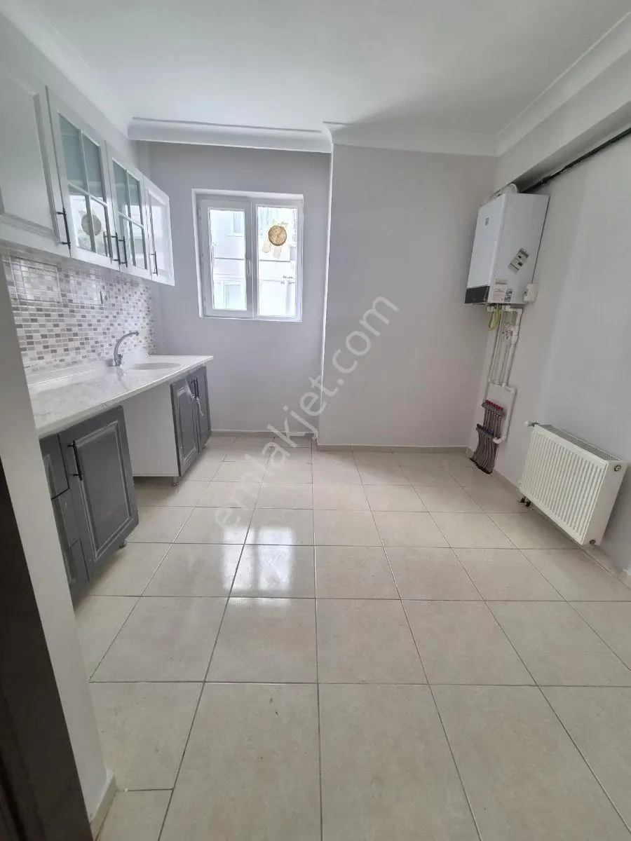 Alemdağ Da 1.kotta Altı Daire.kat Konumunda 3+1 Masrafsız Daire — fotoğraf 15