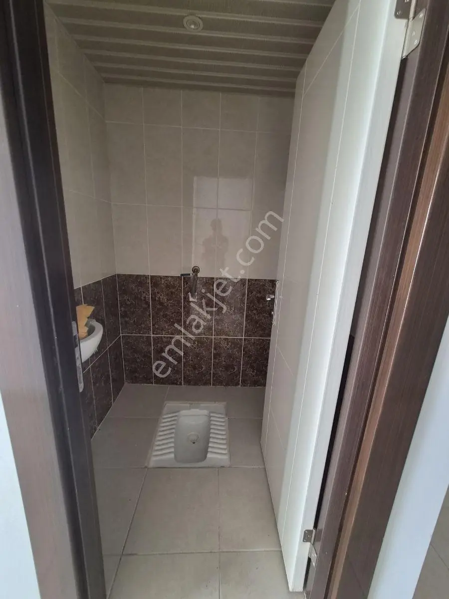 Alemdağ Da 1.kotta Altı Daire.kat Konumunda 3+1 Masrafsız Daire — fotoğraf 21