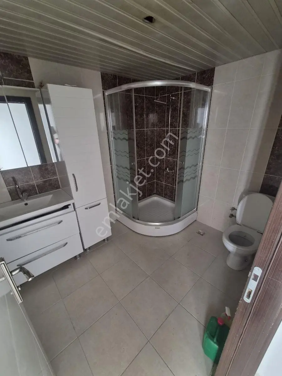 Alemdağ Da 1.kotta Altı Daire.kat Konumunda 3+1 Masrafsız Daire — fotoğraf 25