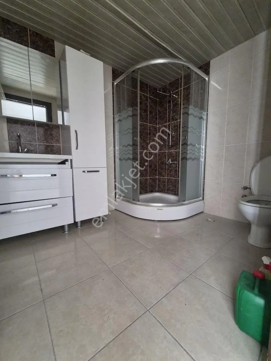Alemdağ Da 1.kotta Altı Daire.kat Konumunda 3+1 Masrafsız Daire — fotoğraf 26