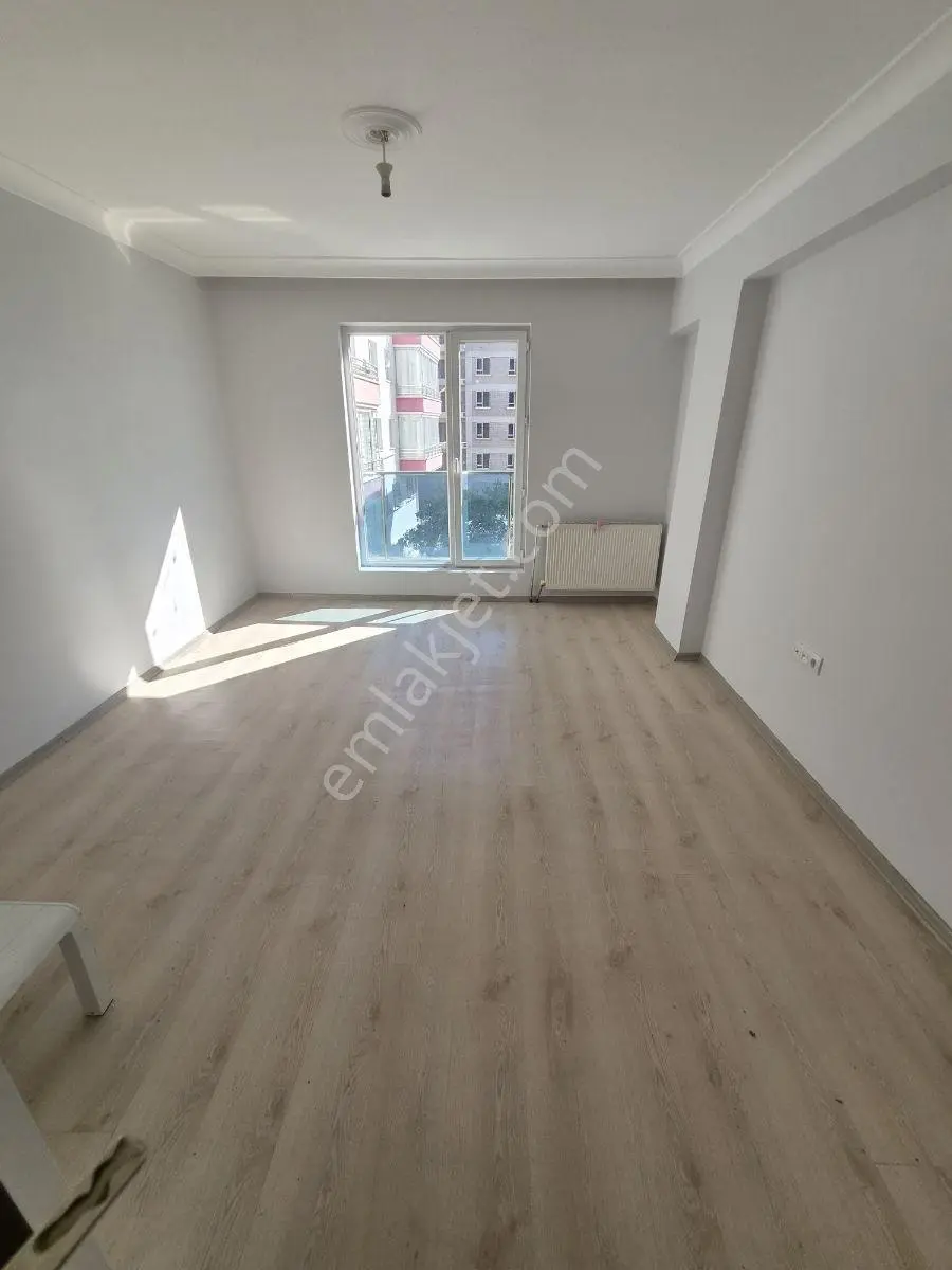 Alemdağ Da 1.kotta Altı Daire.kat Konumunda 3+1 Masrafsız Daire — fotoğraf 28