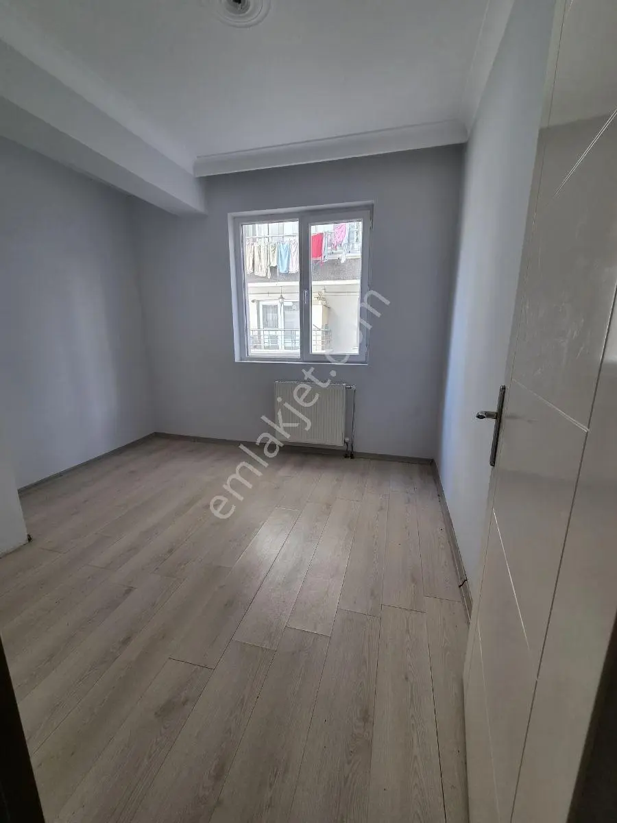 Alemdağ Da 1.kotta Altı Daire.kat Konumunda 3+1 Masrafsız Daire — fotoğraf 32