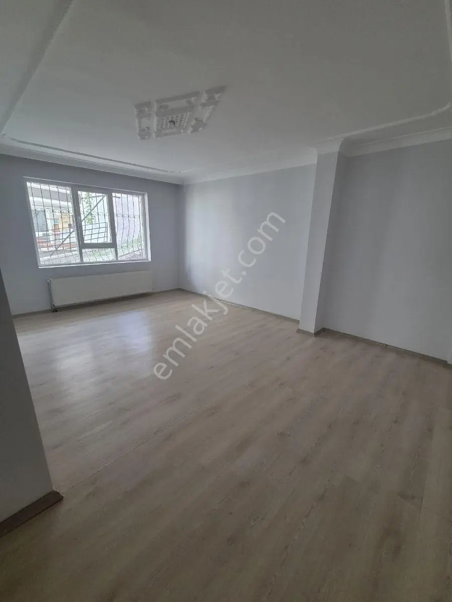 Alemdağ Da 1.kotta Altı Daire.kat Konumunda 3+1 Masrafsız Daire — fotoğraf 33